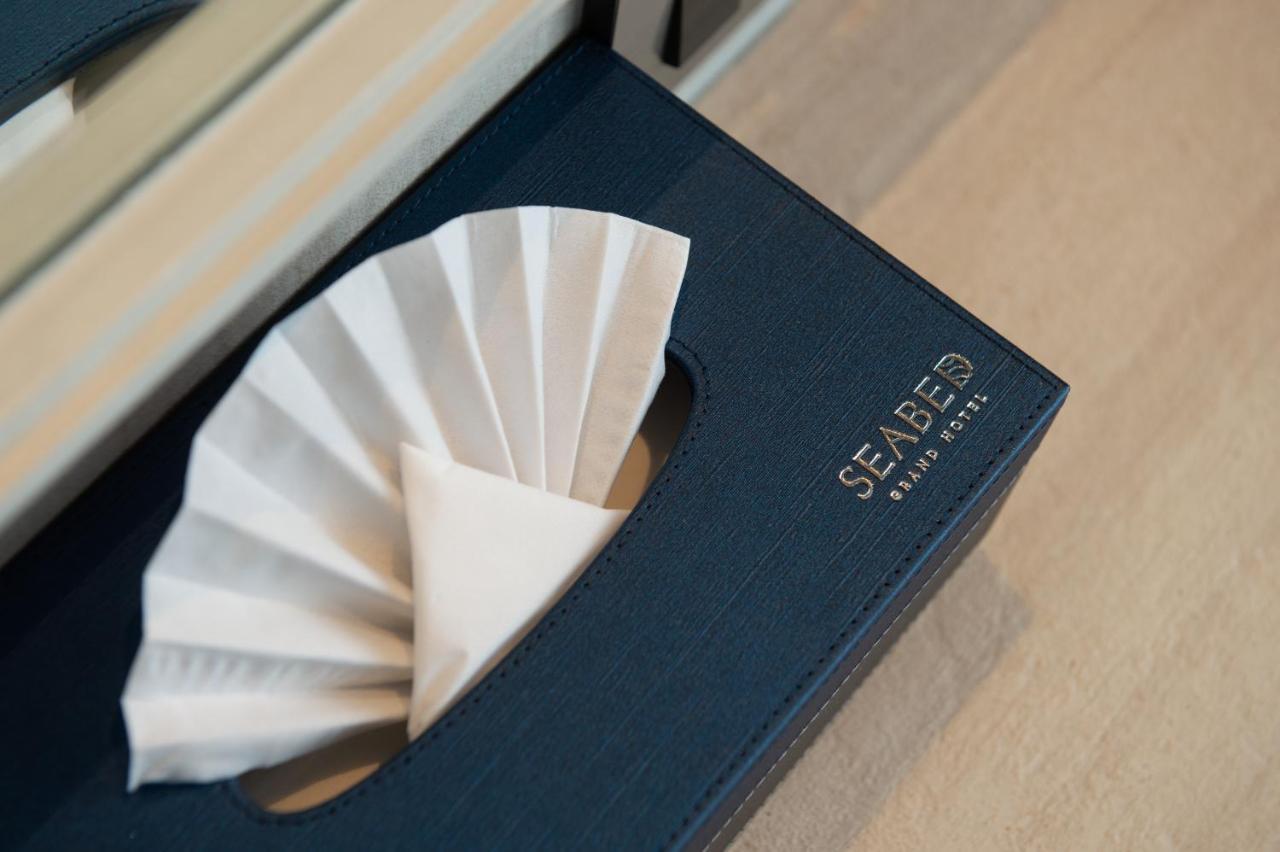 Seabed Grand Hotel Phuket - SHA Extra Plus Exterior foto A tissue box